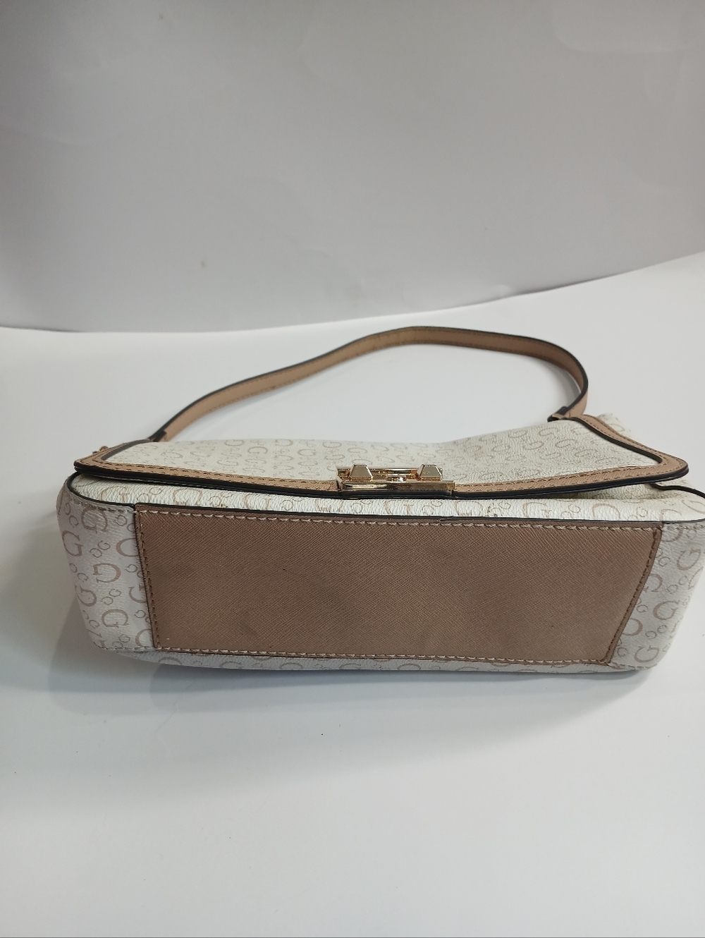 Guess Monogram Baguette Bag | Small Shoulder Purse | White Beige | Gold Hardware - Picture 4 of 7